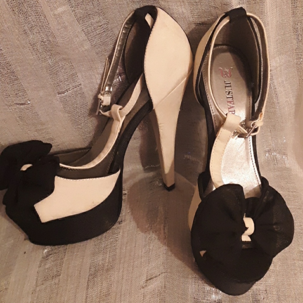 Just Fab 7.5 platform high heels